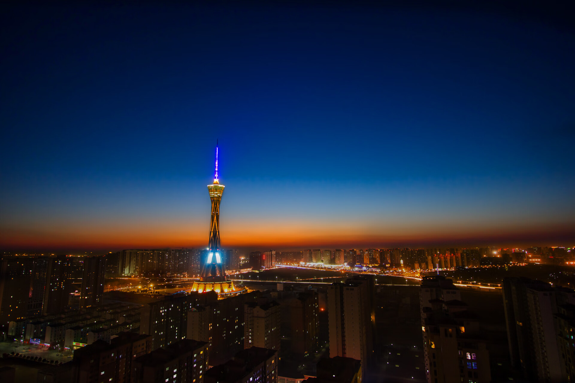 开云·体育官网APP下载-中甲联赛竞争激烈升降级形势扑朔迷离，中甲的比赛